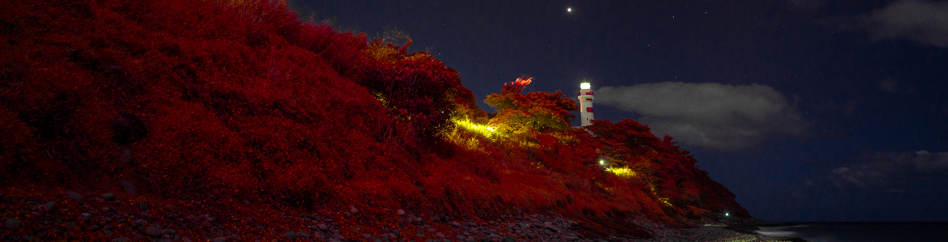le phare de Sainte Suzanne en infrarouge nocturne